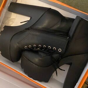 Clog boot